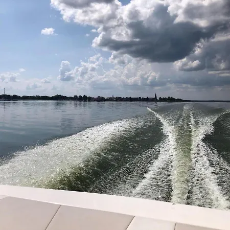 By Szczecin Lagoon With Garden 펜션