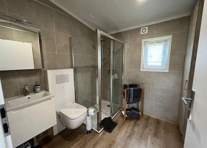 بيت للعطل By Szczecin Lagoon With Garden نوفي فاربنو