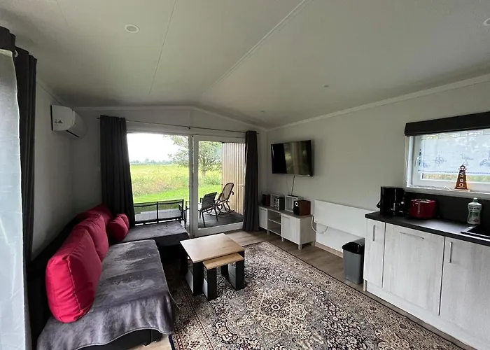 By Szczecin Lagoon With Garden بيت للعطل نوفي فاربنو